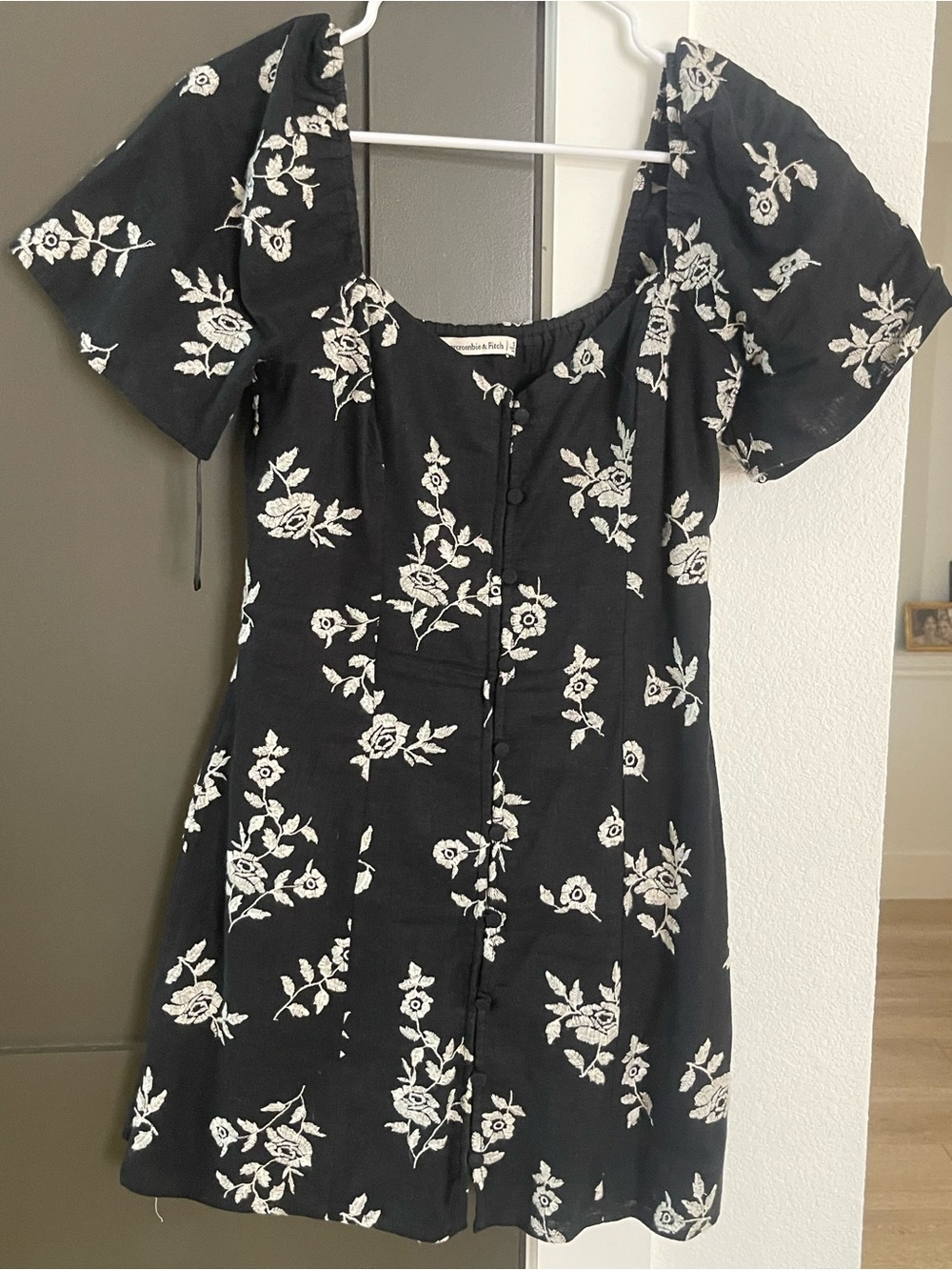 Abercrombie and Fitch Black Floral Button-Front Dress
